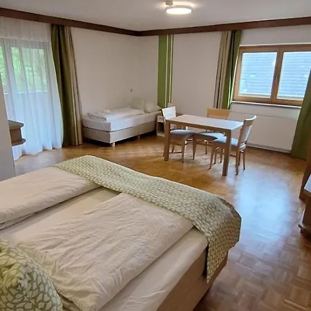 Thomann Guest house